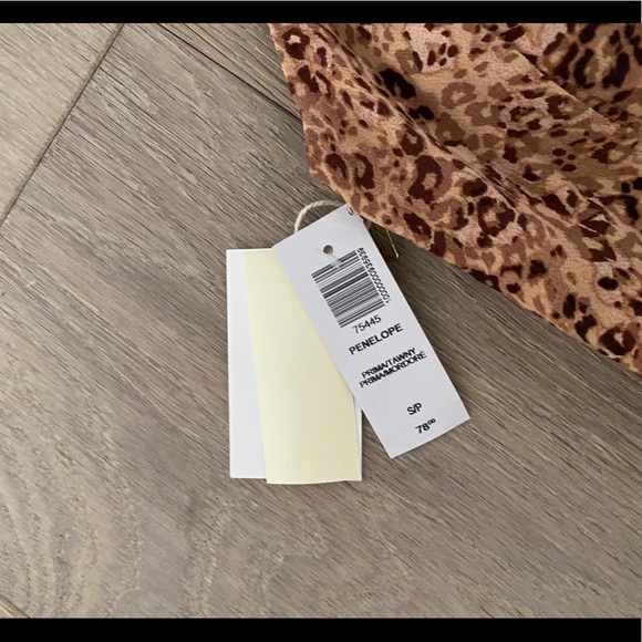 ARITZIA CAMI TOP - Picture 2 of 4